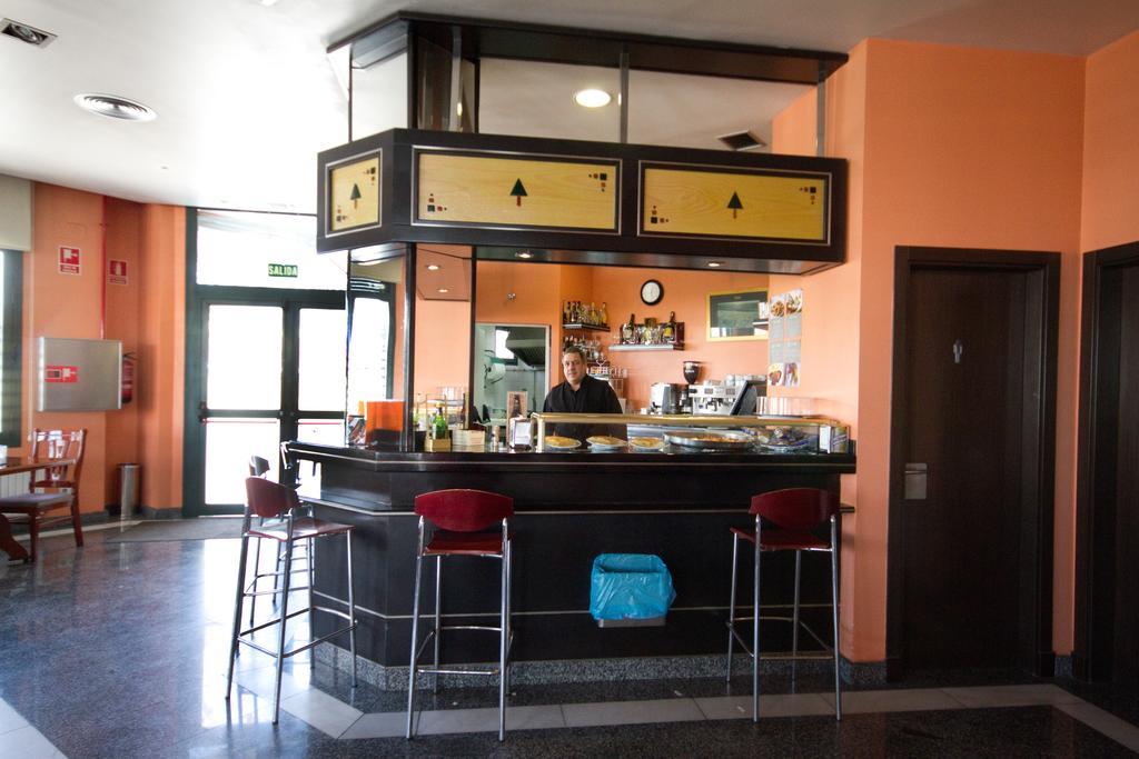 Hotel Los 5 Pinos Madrid Exterior photo