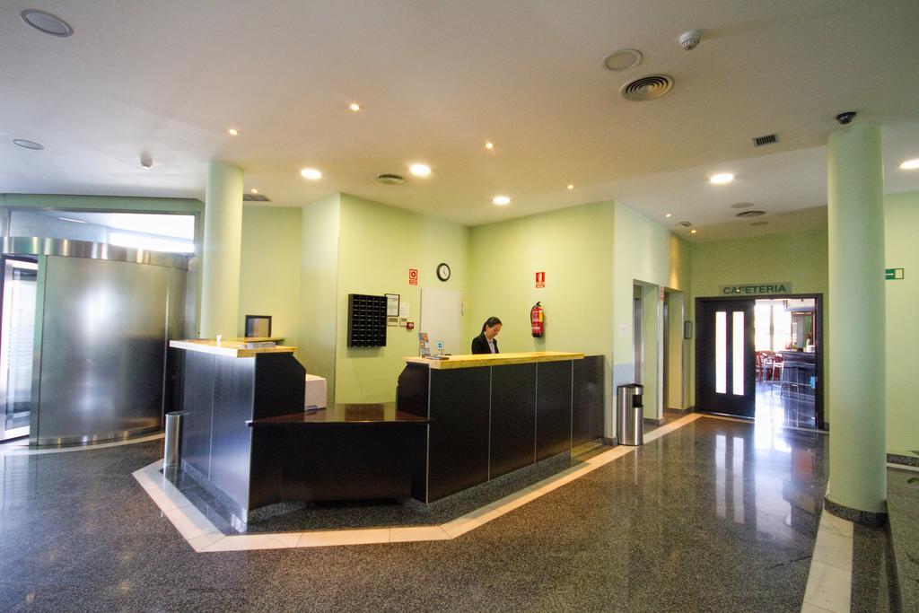 Hotel Los 5 Pinos Madrid Exterior photo