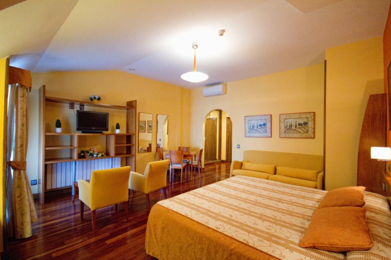 Hotel Los 5 Pinos Madrid Exterior photo